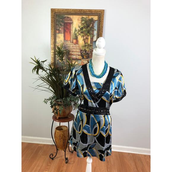 Antilia Femme Blouse Size XL V-Neck Pullover Embellished Short Sleeve Tie Back - Picture 2 of 10